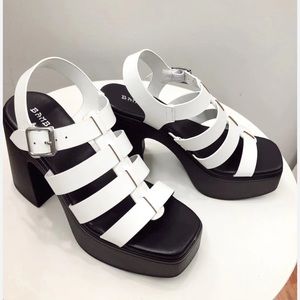 Women’s shoes